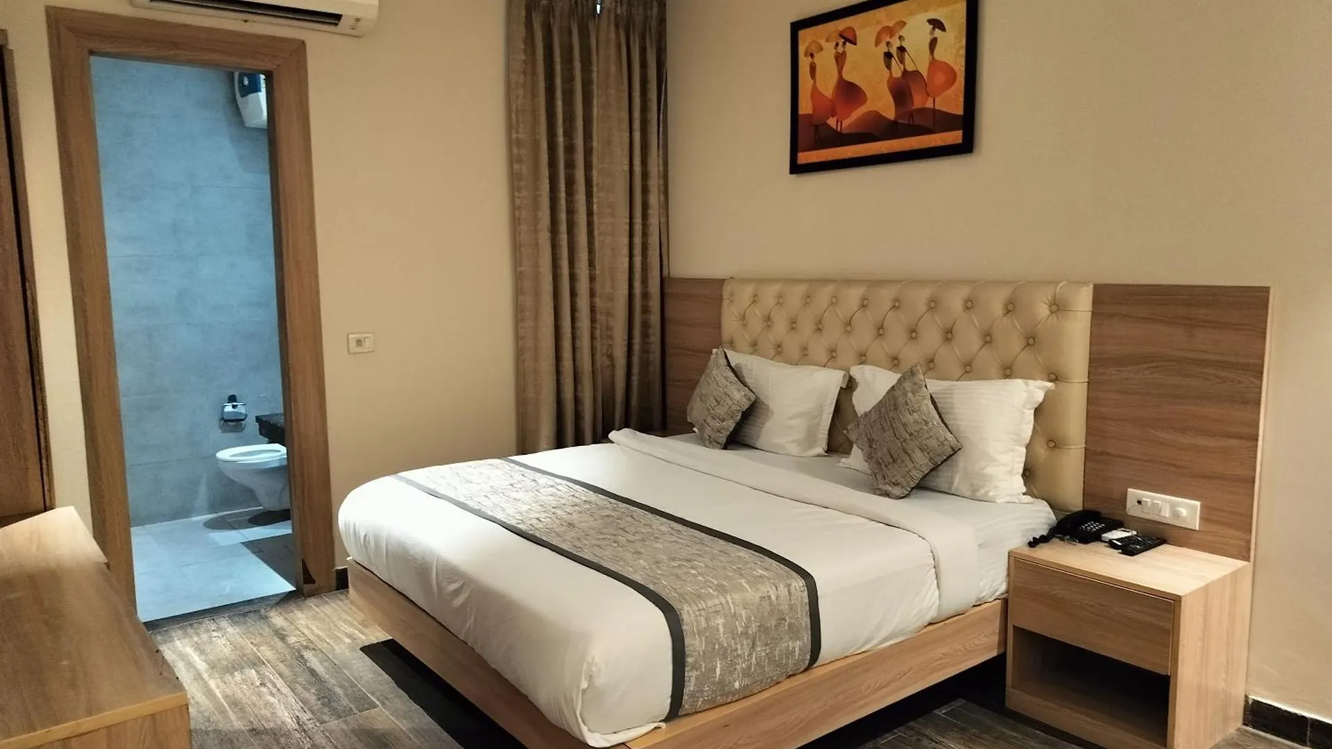 ****  Airport Hotel Lotus Villa 10 Minutes Delhi Aerocity Metro New Delhi India